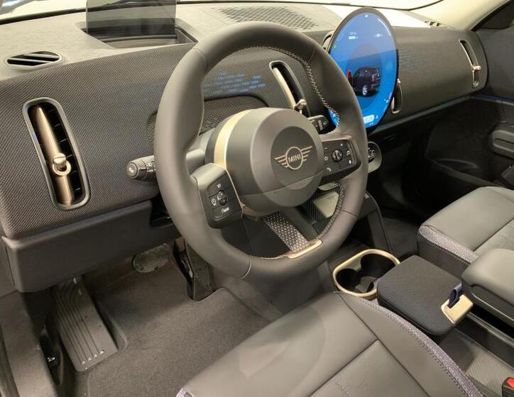 Mini Countryman 6