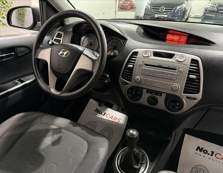 Hyundai i20 16