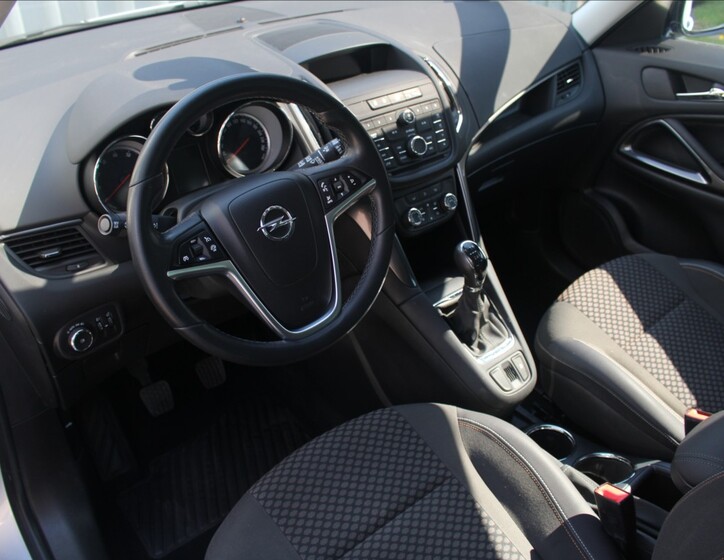Opel Zafira 12