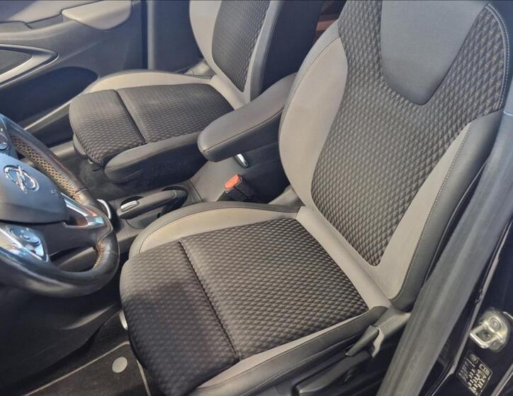 Opel Crossland X 11