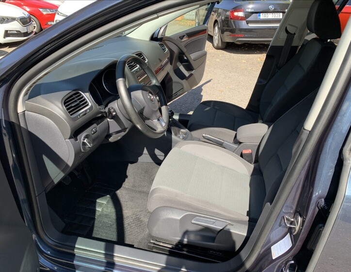 Volkswagen Golf 12