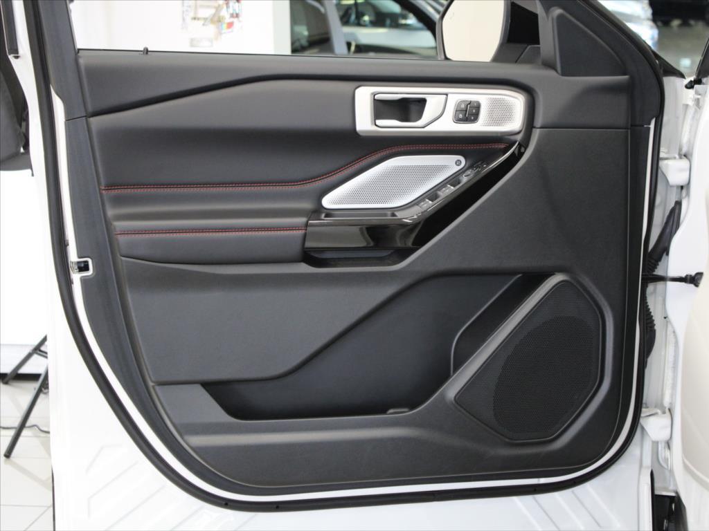 Ford Explorer 19