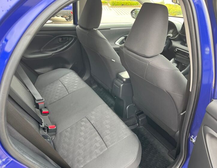 Toyota Yaris 16
