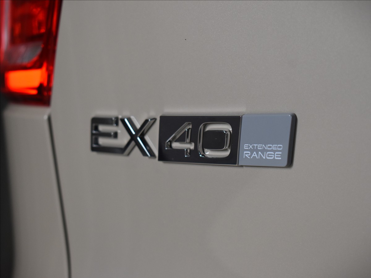 Volvo EX40