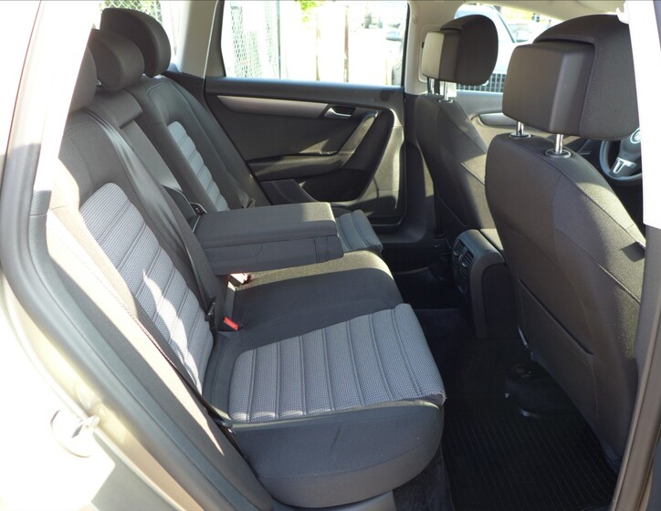 Volkswagen Passat 33