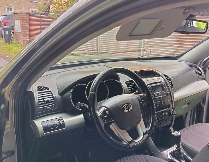 KIA Sorento 8