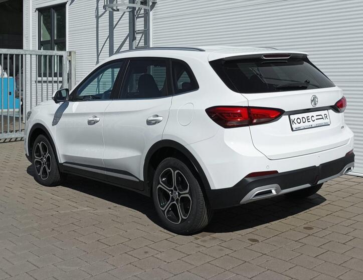 MG ZS 4