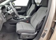Volvo XC40 12