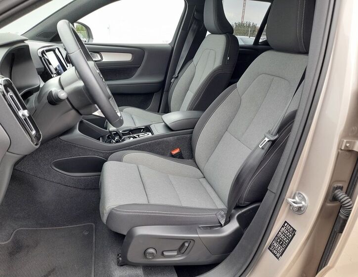 Volvo XC40 12