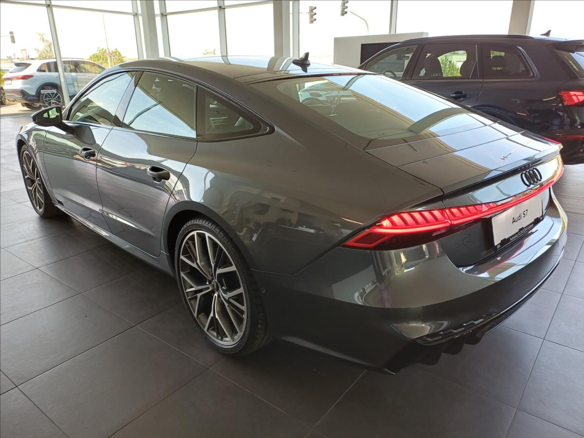 Audi S7