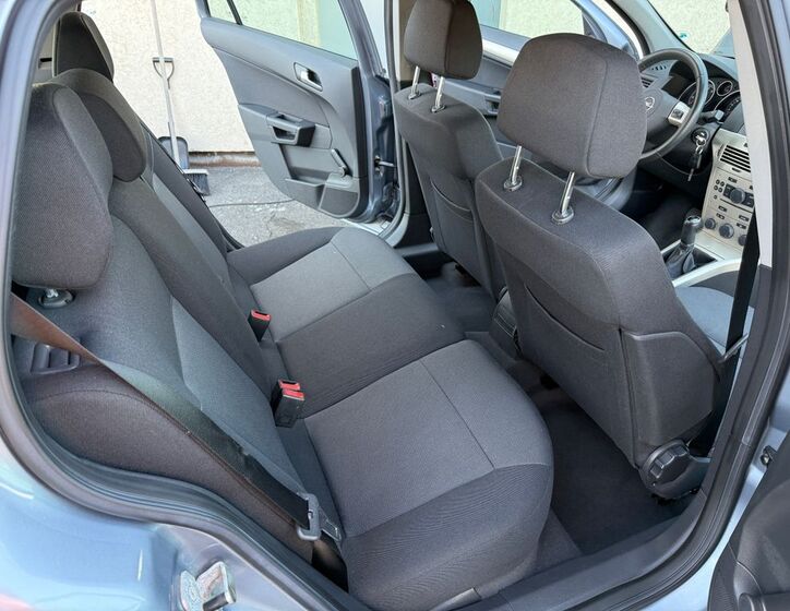 Opel Astra 12