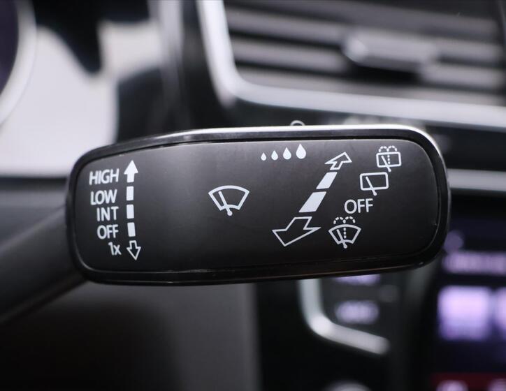 Volkswagen Golf 22