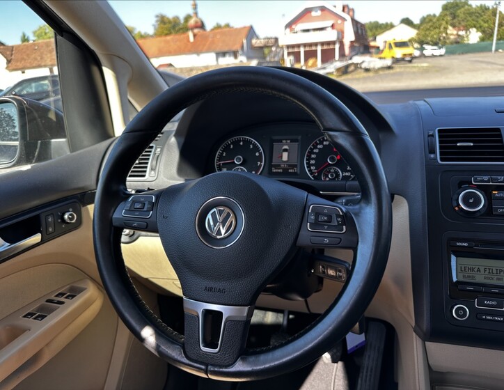 Volkswagen Touran 22