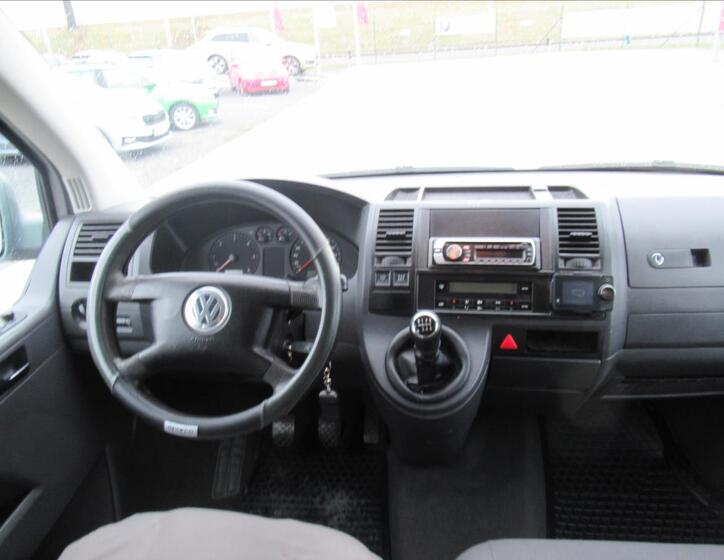 Volkswagen Caravelle 9