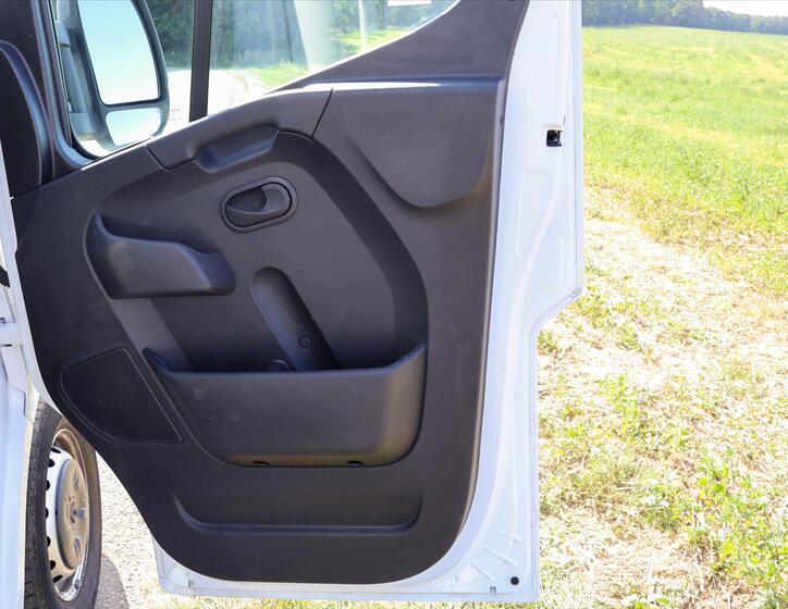 Renault Master 12
