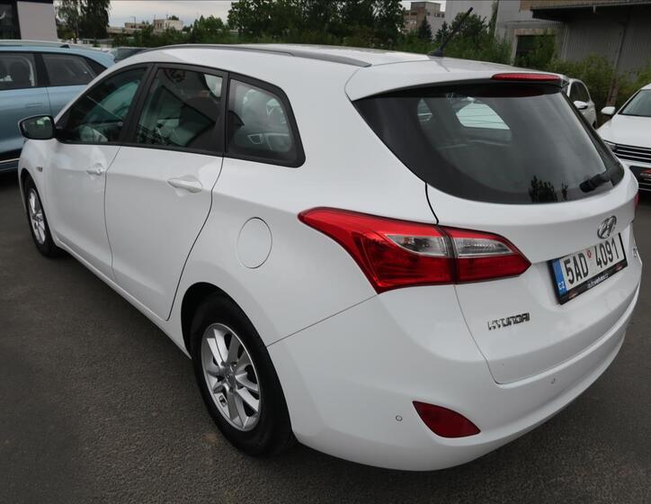 Hyundai i30 4
