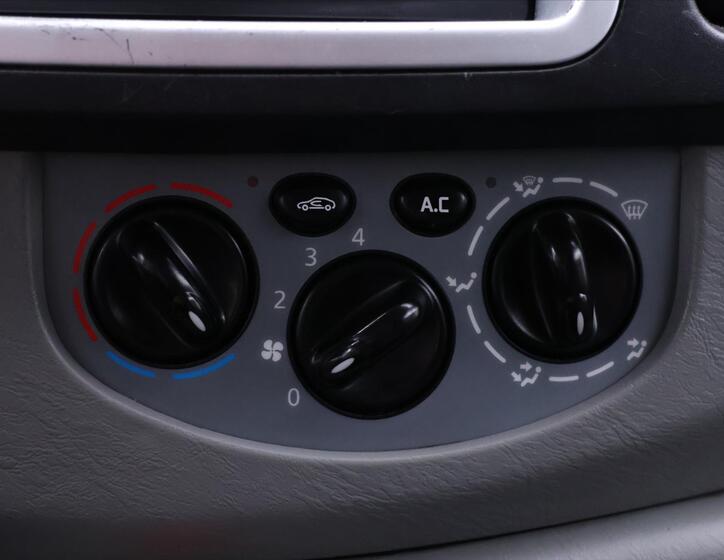 Renault Trafic 25
