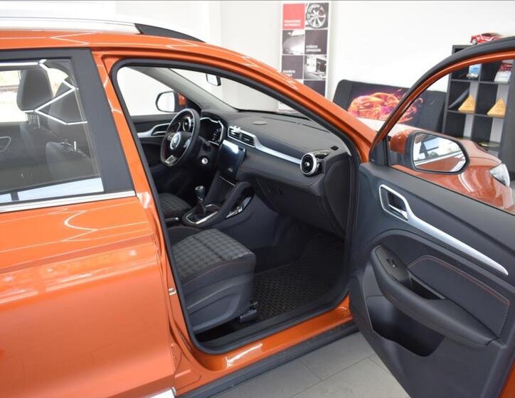 MG ZS 13
