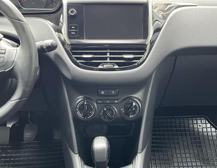 Peugeot 208 29
