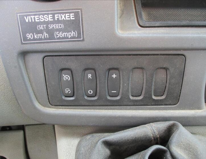 Renault Mascott 12