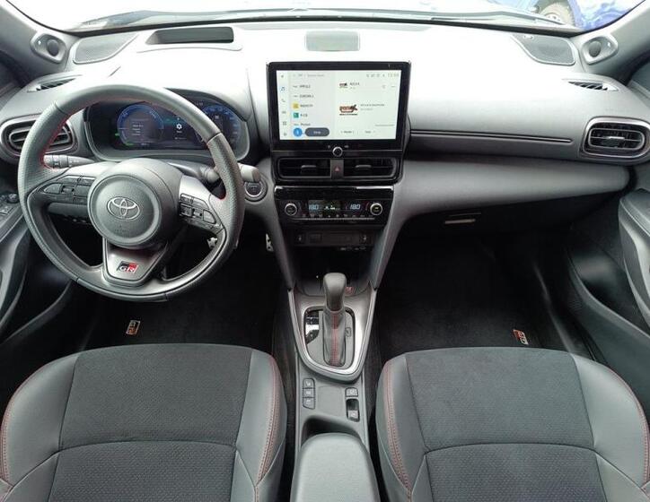 Toyota Yaris Cross 10