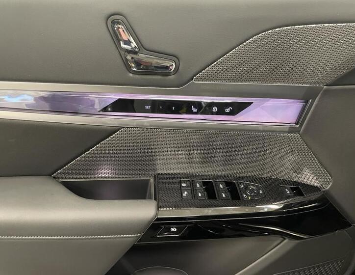 BMW i7 9