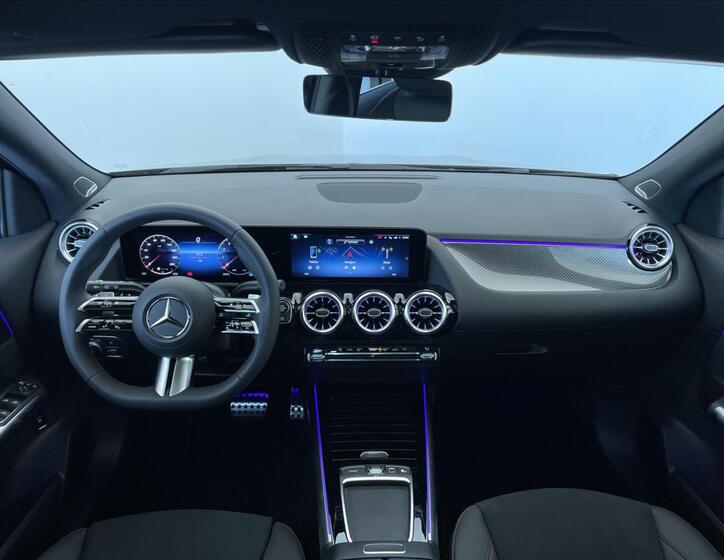Mercedes-Benz GLA 13