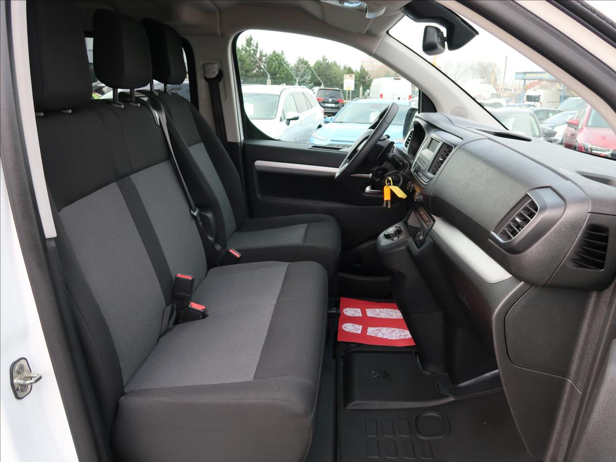 Peugeot Traveller