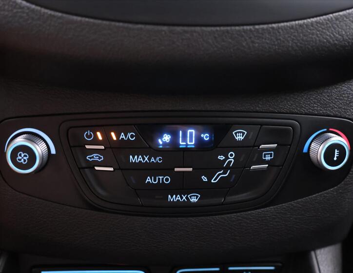 Ford Tourneo Courier 23