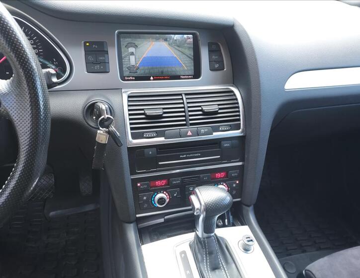 Audi Q7 12