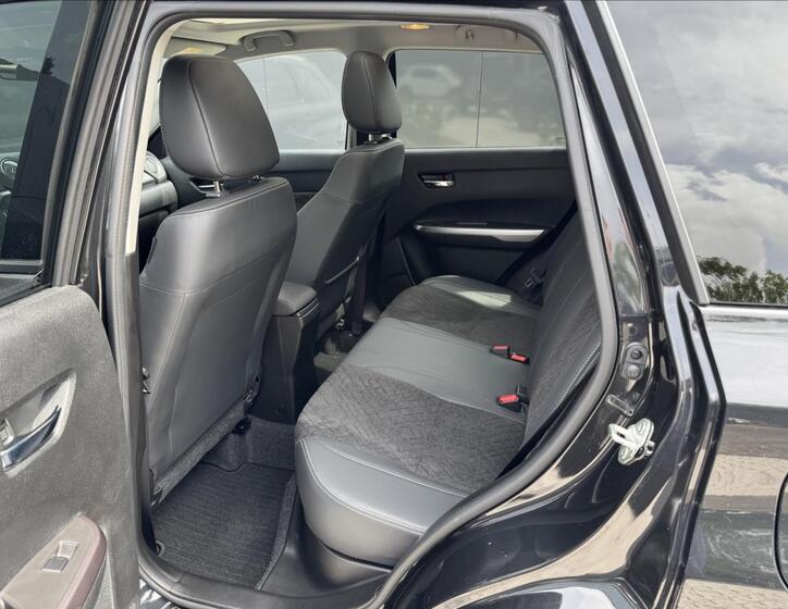 Suzuki Vitara 12