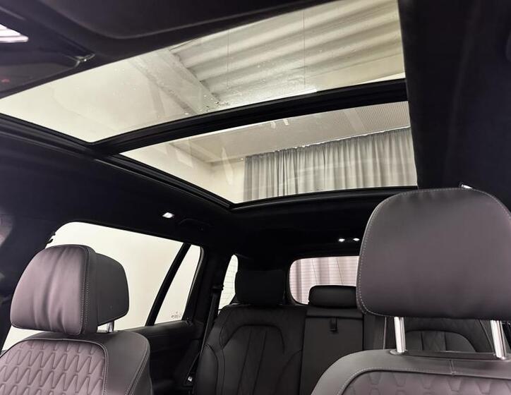 BMW X7 18