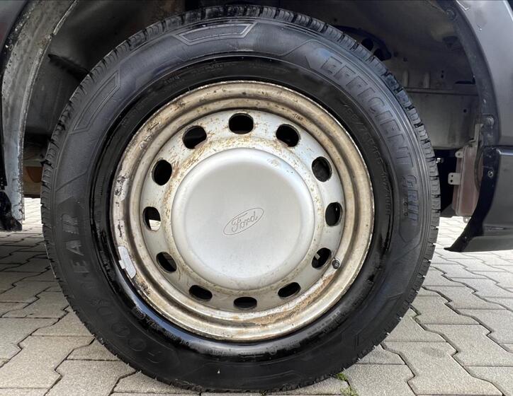 Ford Transit 9