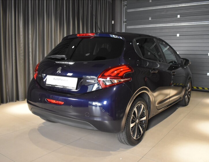 Peugeot 208 4