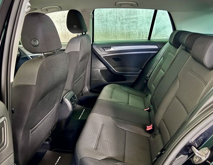Volkswagen Golf 11