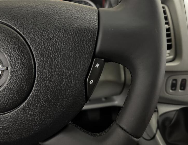 Opel Vivaro 11