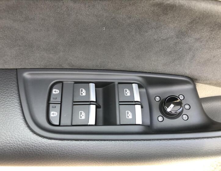 Audi SQ8 24