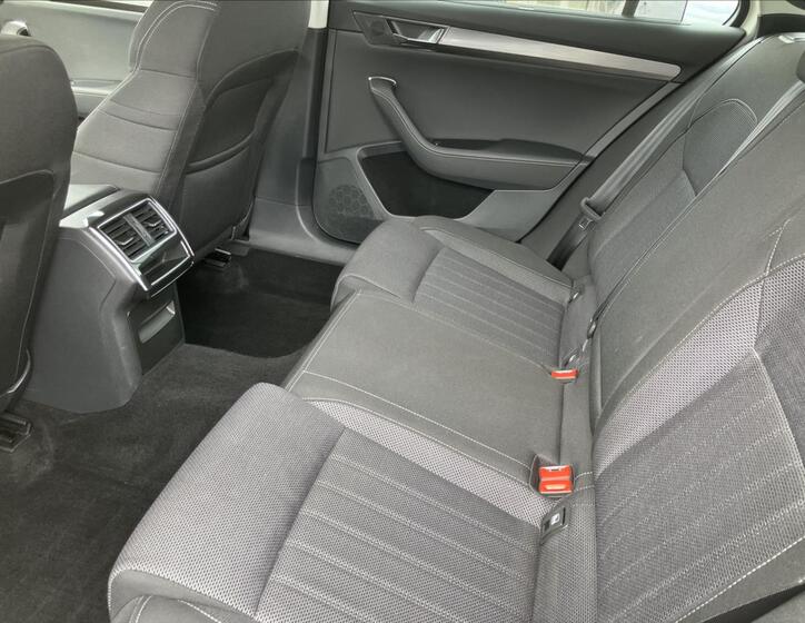 Škoda Superb 12