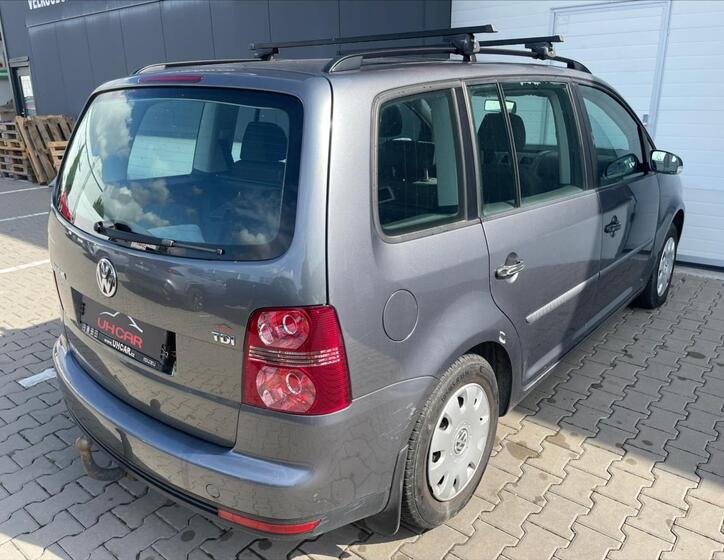 Volkswagen Touran 4