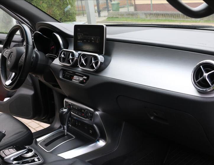 Mercedes-Benz Třídy X 38