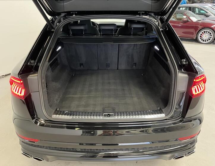 Audi SQ8 28