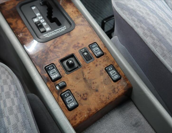 Mercedes-Benz 124 22