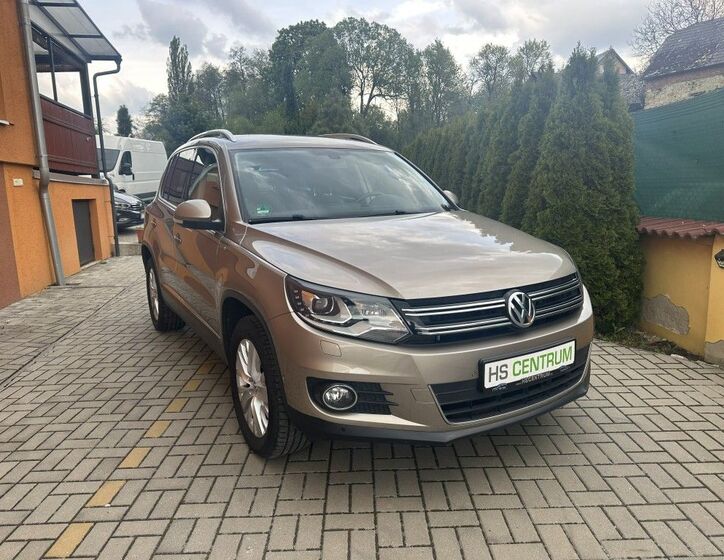 Volkswagen Tiguan 1