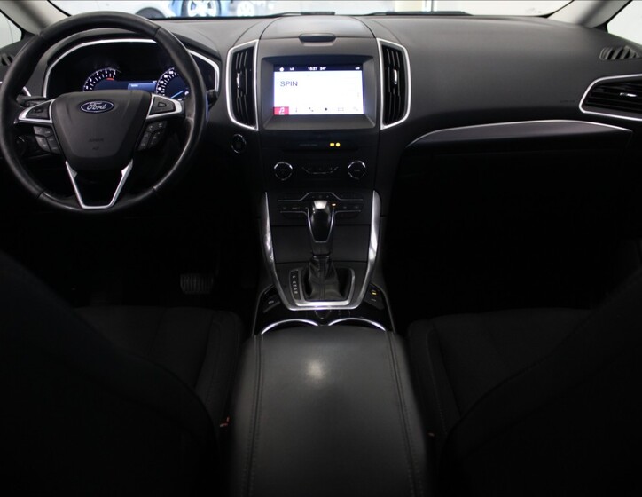 Ford S-MAX 8