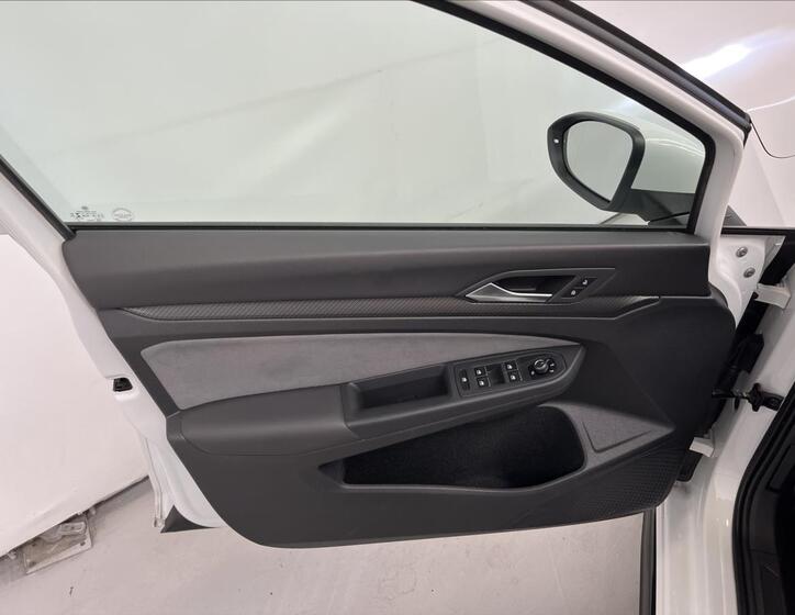 Volkswagen Golf 27