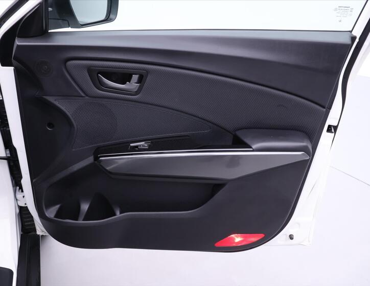 SsangYong Tivoli 13