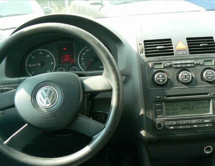 Volkswagen Touran 11
