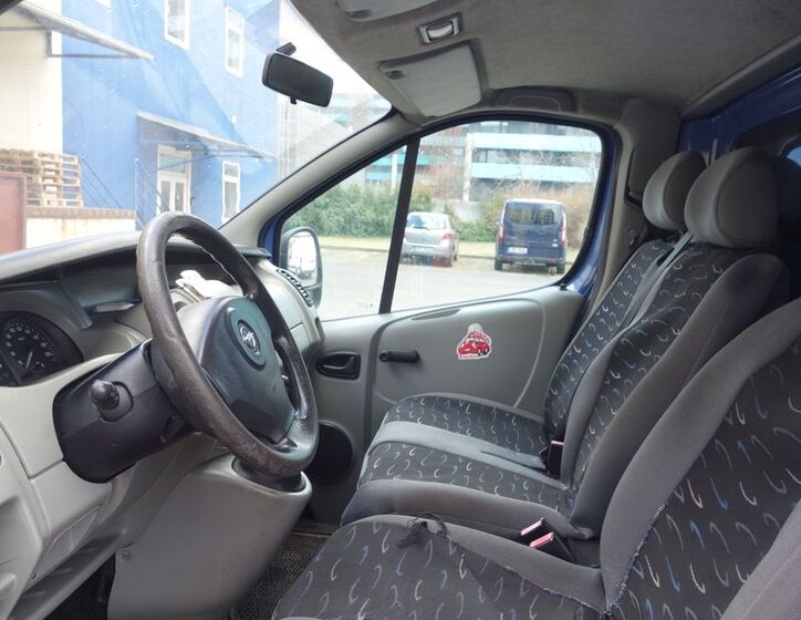 Renault Trafic 13
