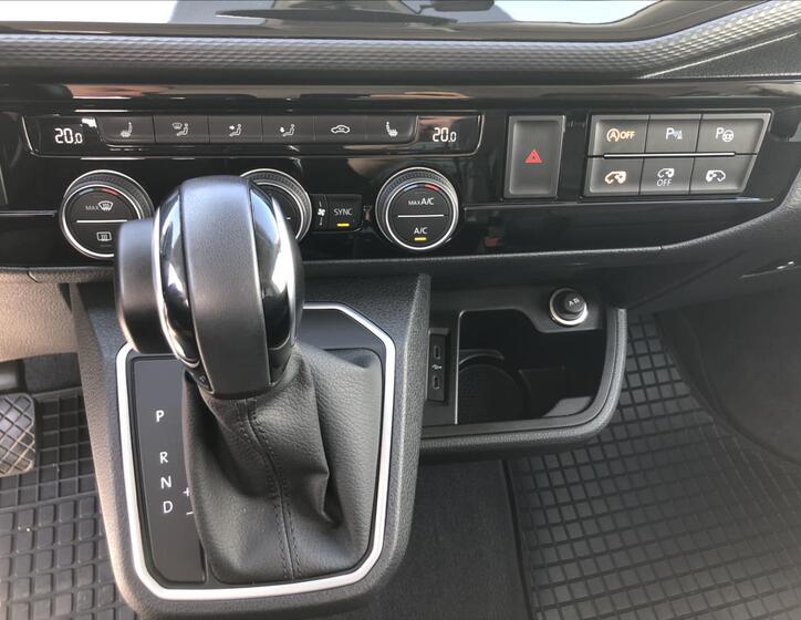 Volkswagen Multivan 21
