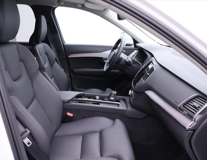 Volvo XC90 13